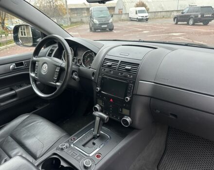 Черный Фольксваген Туарег, объемом двигателя 3 л и пробегом 298 тыс. км за 9900 $, фото 18 на Automoto.ua