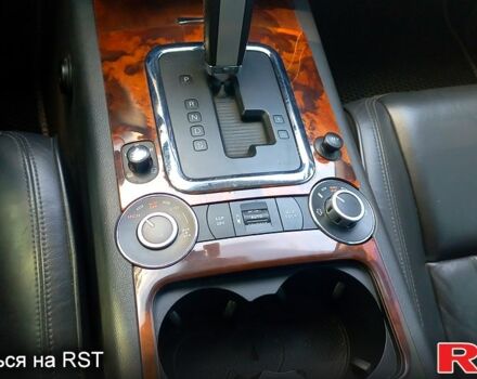 Чорний Фольксваген Туарег, об'ємом двигуна 3 л та пробігом 292 тис. км за 11500 $, фото 6 на Automoto.ua