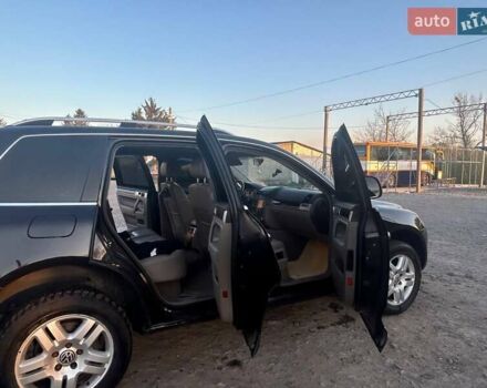 Чорний Фольксваген Туарег, об'ємом двигуна 3 л та пробігом 283 тис. км за 12200 $, фото 6 на Automoto.ua
