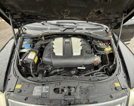 Чорний Фольксваген Туарег, об'ємом двигуна 3 л та пробігом 300 тис. км за 6490 $, фото 5 на Automoto.ua