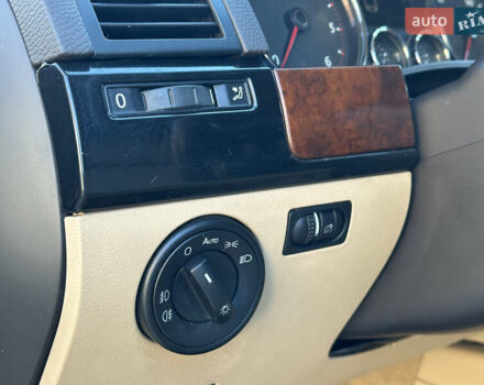 Черный Фольксваген Туарег, объемом двигателя 2.97 л и пробегом 240 тыс. км за 12200 $, фото 57 на Automoto.ua