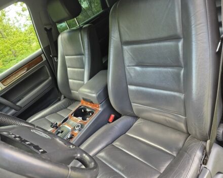 Черный Фольксваген Туарег, объемом двигателя 3 л и пробегом 372 тыс. км за 11000 $, фото 4 на Automoto.ua