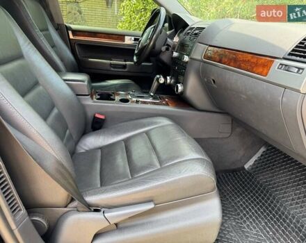 Чорний Фольксваген Туарег, об'ємом двигуна 2.97 л та пробігом 110 тис. км за 12900 $, фото 20 на Automoto.ua