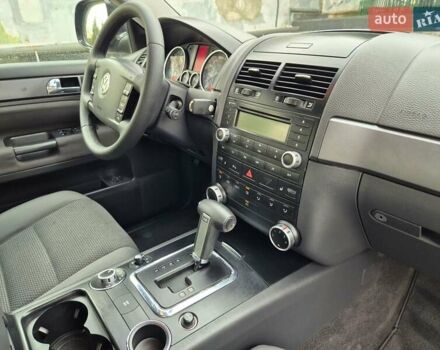 Черный Фольксваген Туарег, объемом двигателя 2.5 л и пробегом 268 тыс. км за 8850 $, фото 21 на Automoto.ua