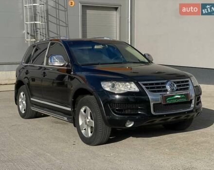 Черный Фольксваген Туарег, объемом двигателя 2.46 л и пробегом 296 тыс. км за 10290 $, фото 3 на Automoto.ua