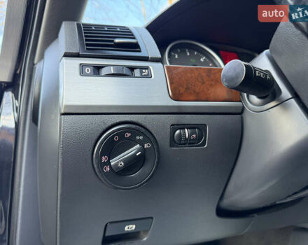 Черный Фольксваген Туарег, объемом двигателя 3 л и пробегом 314 тыс. км за 10500 $, фото 40 на Automoto.ua