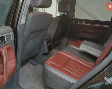 Черный Фольксваген Туарег, объемом двигателя 4.2 л и пробегом 200 тыс. км за 11500 $, фото 12 на Automoto.ua