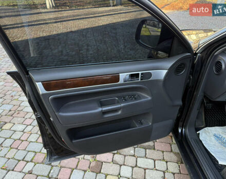 Черный Фольксваген Туарег, объемом двигателя 3 л и пробегом 314 тыс. км за 10500 $, фото 38 на Automoto.ua