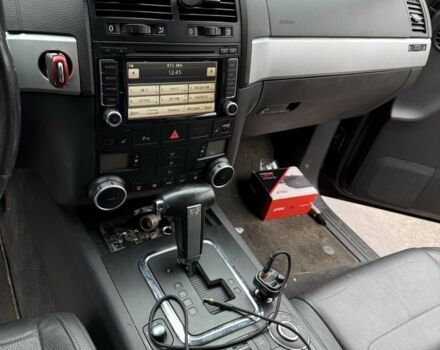 Чорний Фольксваген Туарег, об'ємом двигуна 3 л та пробігом 300 тис. км за 6490 $, фото 7 на Automoto.ua