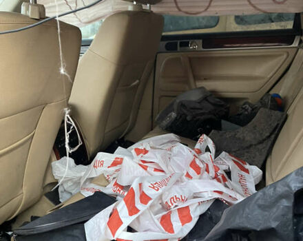 Черный Фольксваген Туарег, объемом двигателя 2.99 л и пробегом 270 тыс. км за 7450 $, фото 12 на Automoto.ua