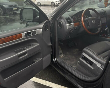 Черный Фольксваген Туарег, объемом двигателя 3.6 л и пробегом 173 тыс. км за 14500 $, фото 5 на Automoto.ua