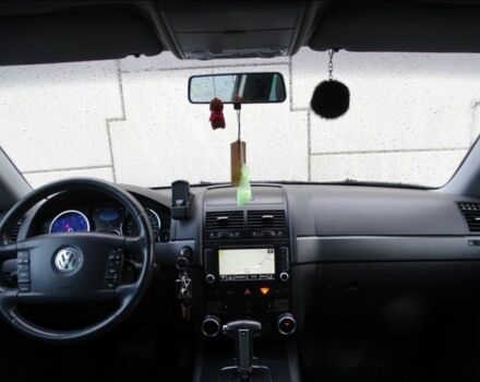 Черный Фольксваген Туарег, объемом двигателя 3 л и пробегом 260 тыс. км за 3915 $, фото 3 на Automoto.ua