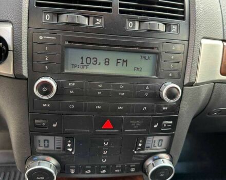 Черный Фольксваген Туарег, объемом двигателя 3 л и пробегом 267 тыс. км за 11000 $, фото 2 на Automoto.ua