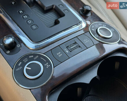 Черный Фольксваген Туарег, объемом двигателя 2.97 л и пробегом 240 тыс. км за 12200 $, фото 72 на Automoto.ua