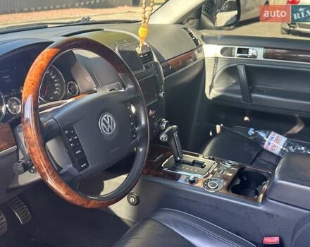 Черный Фольксваген Туарег, объемом двигателя 4.2 л и пробегом 286 тыс. км за 8999 $, фото 25 на Automoto.ua