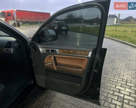 Черный Фольксваген Туарег, объемом двигателя 2.97 л и пробегом 159 тыс. км за 13800 $, фото 14 на Automoto.ua