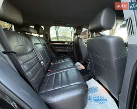 Черный Фольксваген Туарег, объемом двигателя 3 л и пробегом 314 тыс. км за 10500 $, фото 26 на Automoto.ua