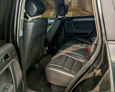 Черный Фольксваген Туарег, объемом двигателя 2.5 л и пробегом 276 тыс. км за 11200 $, фото 6 на Automoto.ua