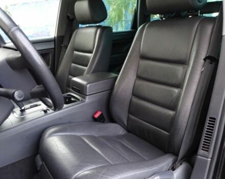 Черный Фольксваген Туарег, объемом двигателя 3 л и пробегом 260 тыс. км за 3915 $, фото 2 на Automoto.ua