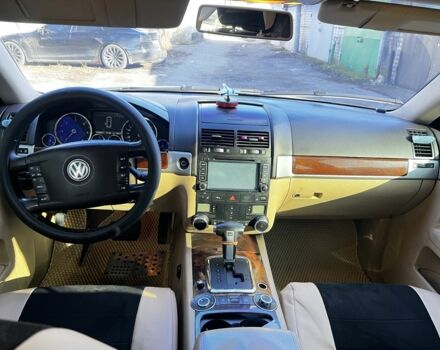 Чорний Фольксваген Туарег, об'ємом двигуна 3 л та пробігом 335 тис. км за 8499 $, фото 8 на Automoto.ua