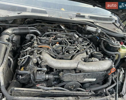 Черный Фольксваген Туарег, объемом двигателя 2.99 л и пробегом 270 тыс. км за 7450 $, фото 2 на Automoto.ua