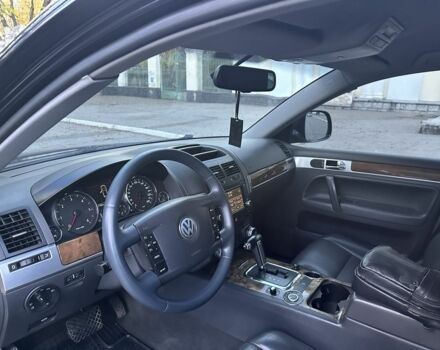 Чорний Фольксваген Туарег, об'ємом двигуна 3 л та пробігом 221 тис. км за 9800 $, фото 11 на Automoto.ua