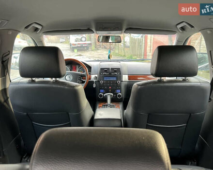 Чорний Фольксваген Туарег, об'ємом двигуна 3 л та пробігом 360 тис. км за 8400 $, фото 13 на Automoto.ua