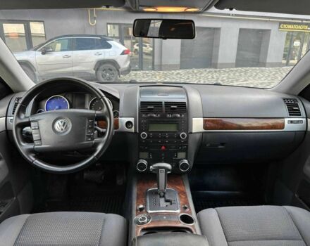 Черный Фольксваген Туарег, объемом двигателя 3 л и пробегом 267 тыс. км за 11000 $, фото 11 на Automoto.ua