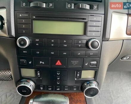 Черный Фольксваген Туарег, объемом двигателя 3 л и пробегом 360 тыс. км за 9800 $, фото 23 на Automoto.ua