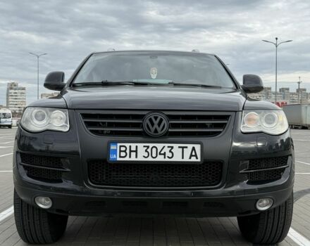 Черный Фольксваген Туарег, объемом двигателя 3 л и пробегом 263 тыс. км за 12500 $, фото 1 на Automoto.ua