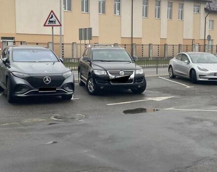 Черный Фольксваген Туарег, объемом двигателя 3 л и пробегом 270 тыс. км за 11500 $, фото 1 на Automoto.ua