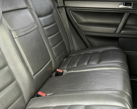 Черный Фольксваген Туарег, объемом двигателя 3 л и пробегом 263 тыс. км за 12500 $, фото 21 на Automoto.ua