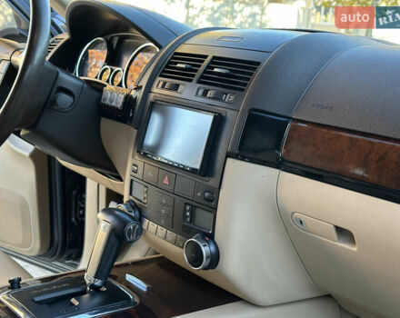 Черный Фольксваген Туарег, объемом двигателя 2.97 л и пробегом 240 тыс. км за 12200 $, фото 48 на Automoto.ua