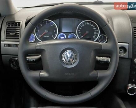 Черный Фольксваген Туарег, объемом двигателя 2.5 л и пробегом 268 тыс. км за 9900 $, фото 5 на Automoto.ua