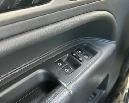 Черный Фольксваген Туарег, объемом двигателя 3 л и пробегом 278 тыс. км за 7500 $, фото 5 на Automoto.ua