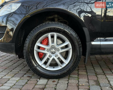 Черный Фольксваген Туарег, объемом двигателя 3 л и пробегом 314 тыс. км за 10500 $, фото 13 на Automoto.ua