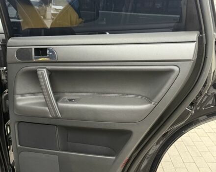 Черный Фольксваген Туарег, объемом двигателя 3 л и пробегом 263 тыс. км за 12500 $, фото 17 на Automoto.ua