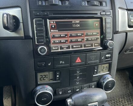 Черный Фольксваген Туарег, объемом двигателя 3 л и пробегом 278 тыс. км за 7500 $, фото 4 на Automoto.ua