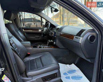 Черный Фольксваген Туарег, объемом двигателя 3 л и пробегом 314 тыс. км за 10500 $, фото 33 на Automoto.ua