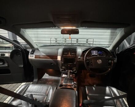 Черный Фольксваген Туарег, объемом двигателя 3 л и пробегом 340 тыс. км за 4500 $, фото 4 на Automoto.ua