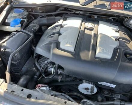 Черный Фольксваген Туарег, объемом двигателя 2.97 л и пробегом 214 тыс. км за 13500 $, фото 12 на Automoto.ua