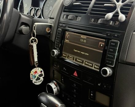 Черный Фольксваген Туарег, объемом двигателя 3 л и пробегом 263 тыс. км за 12500 $, фото 22 на Automoto.ua