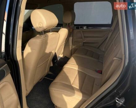 Черный Фольксваген Туарег, объемом двигателя 2.46 л и пробегом 296 тыс. км за 10290 $, фото 14 на Automoto.ua