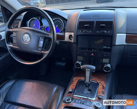 Черный Фольксваген Туарег, объемом двигателя 3 л и пробегом 452 тыс. км за 11000 $, фото 12 на Automoto.ua