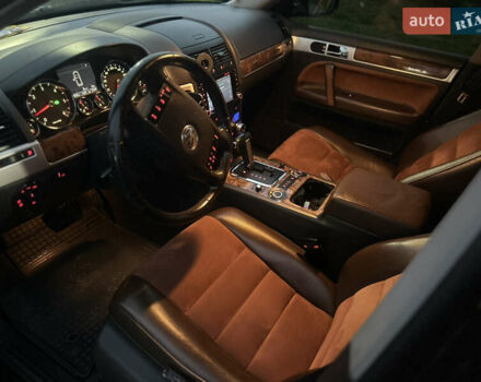 Черный Фольксваген Туарег, объемом двигателя 2.97 л и пробегом 159 тыс. км за 13800 $, фото 20 на Automoto.ua