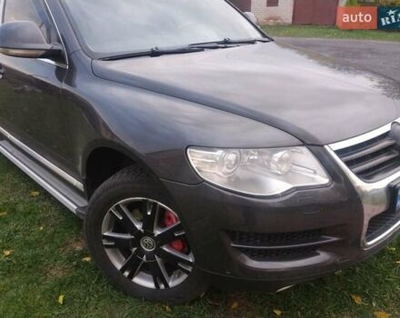 Черный Фольксваген Туарег, объемом двигателя 3 л и пробегом 300 тыс. км за 9300 $, фото 13 на Automoto.ua