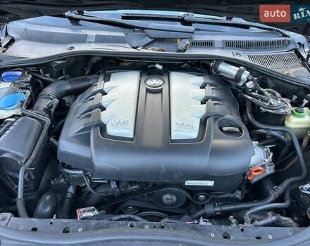 Чорний Фольксваген Туарег, об'ємом двигуна 3 л та пробігом 340 тис. км за 10900 $, фото 47 на Automoto.ua