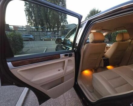 Черный Фольксваген Туарег, объемом двигателя 3 л и пробегом 287 тыс. км за 3259 $, фото 7 на Automoto.ua