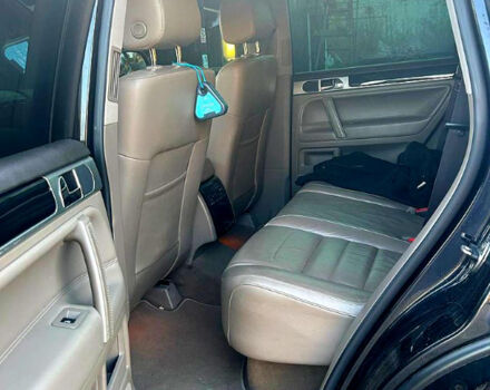 Черный Фольксваген Туарег, объемом двигателя 3 л и пробегом 283 тыс. км за 12300 $, фото 3 на Automoto.ua