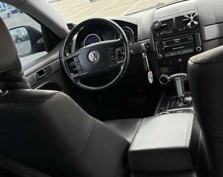 Черный Фольксваген Туарег, объемом двигателя 2.97 л и пробегом 263 тыс. км за 12500 $, фото 4 на Automoto.ua